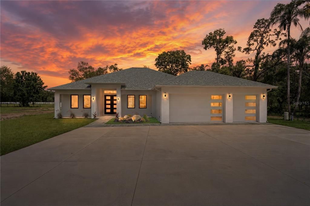 En Venta: $939,900 (4 camas, 3 baños, 3423 Pies cuadrados)