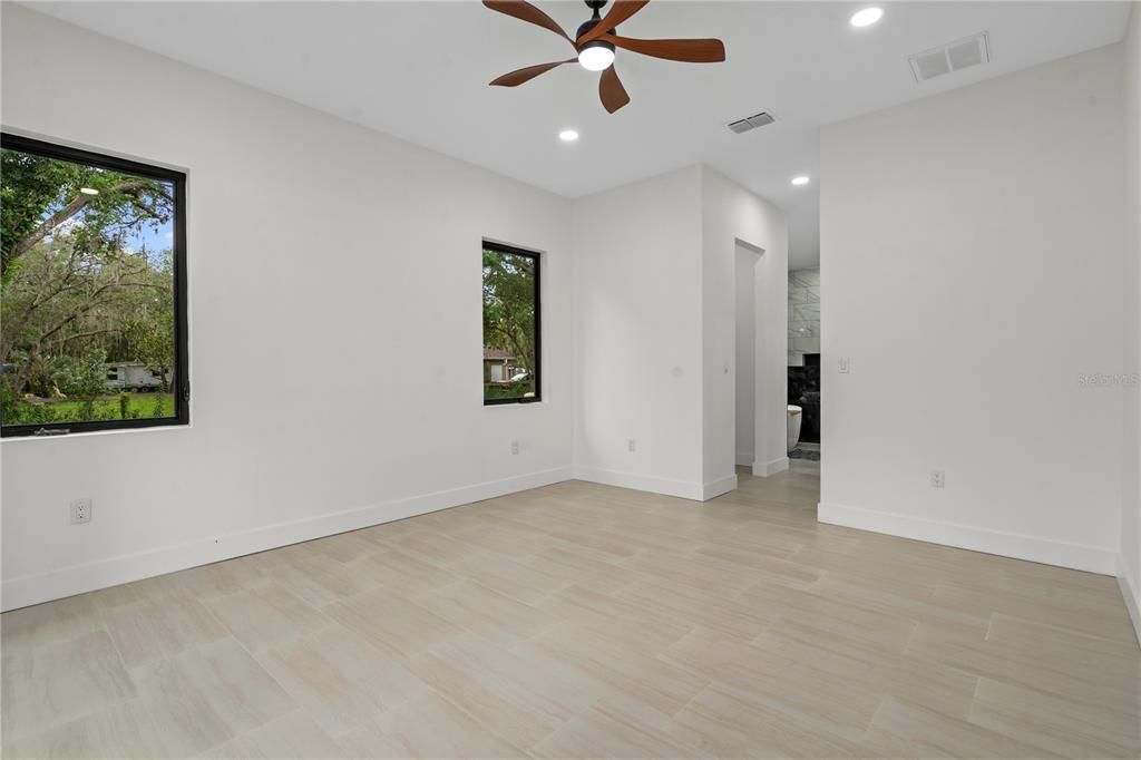 En Venta: $939,900 (4 camas, 3 baños, 3423 Pies cuadrados)