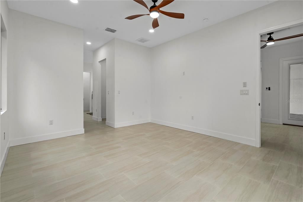 En Venta: $939,900 (4 camas, 3 baños, 3423 Pies cuadrados)