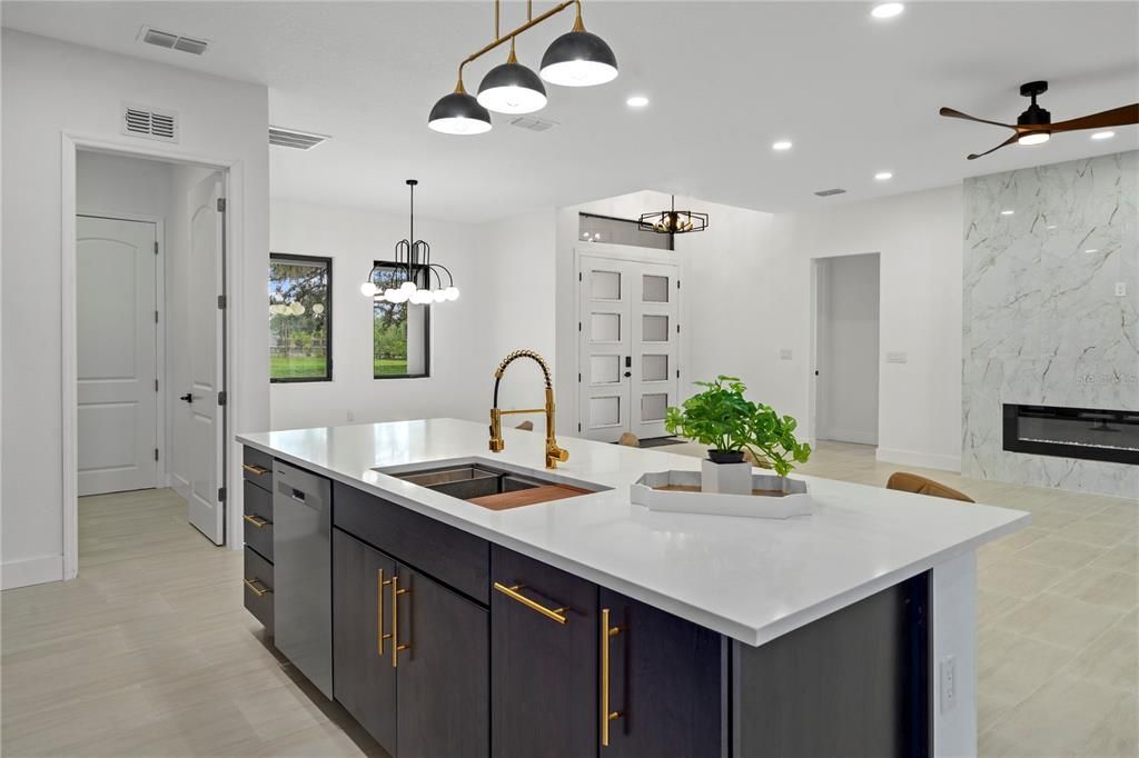 En Venta: $939,900 (4 camas, 3 baños, 3423 Pies cuadrados)