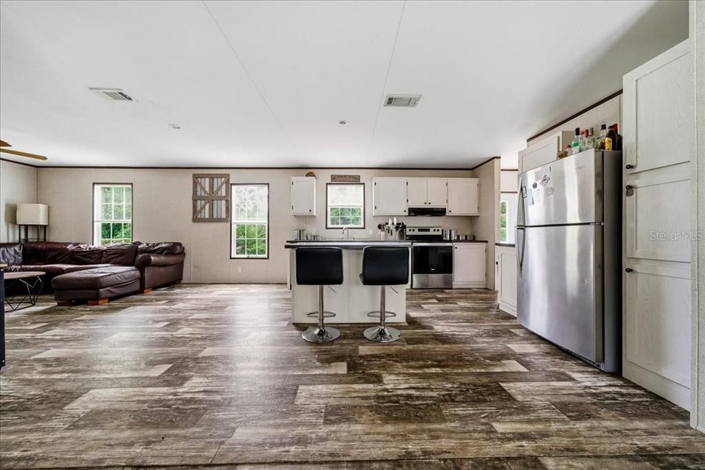 For Sale: $260,000 (4 beds, 2 baths, 1568 Square Feet)