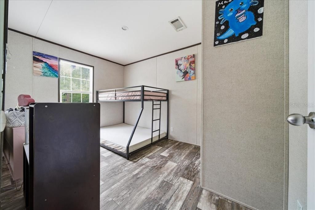 For Sale: $260,000 (4 beds, 2 baths, 1568 Square Feet)