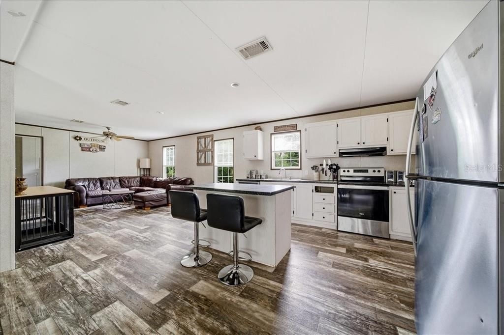 For Sale: $260,000 (4 beds, 2 baths, 1568 Square Feet)