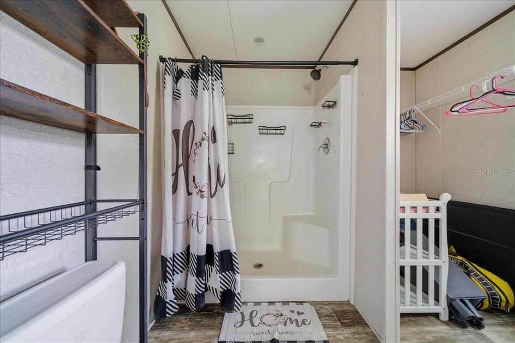 For Sale: $260,000 (4 beds, 2 baths, 1568 Square Feet)