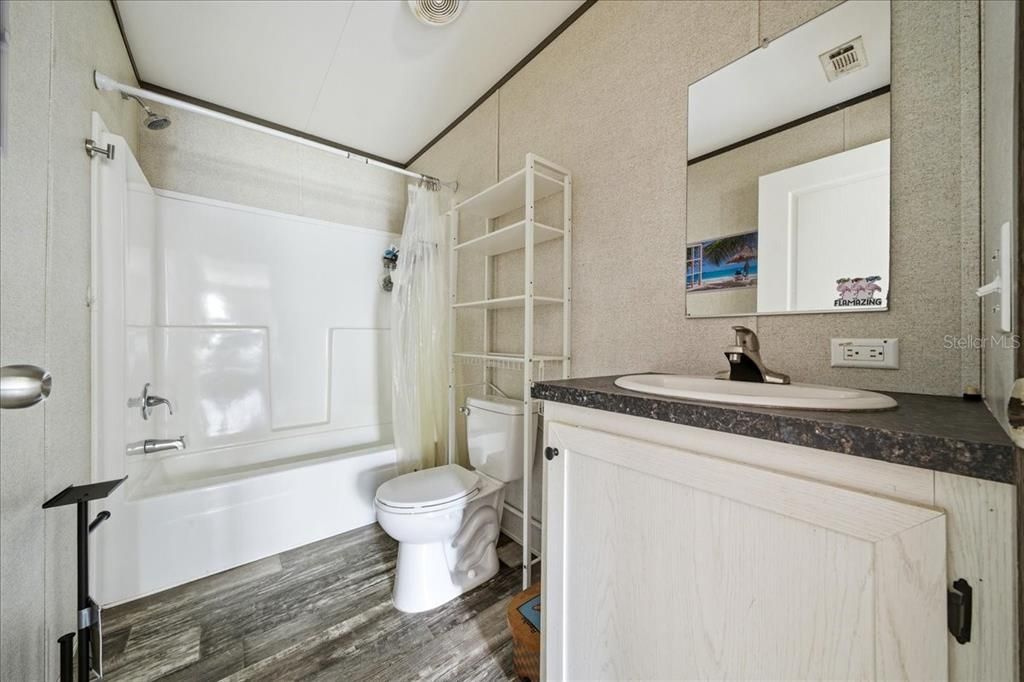 For Sale: $260,000 (4 beds, 2 baths, 1568 Square Feet)