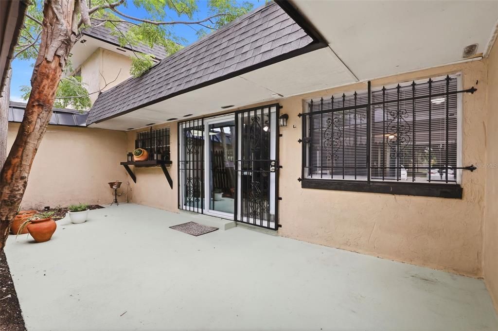 For Sale: $120,000 (2 beds, 1 baths, 962 Square Feet)