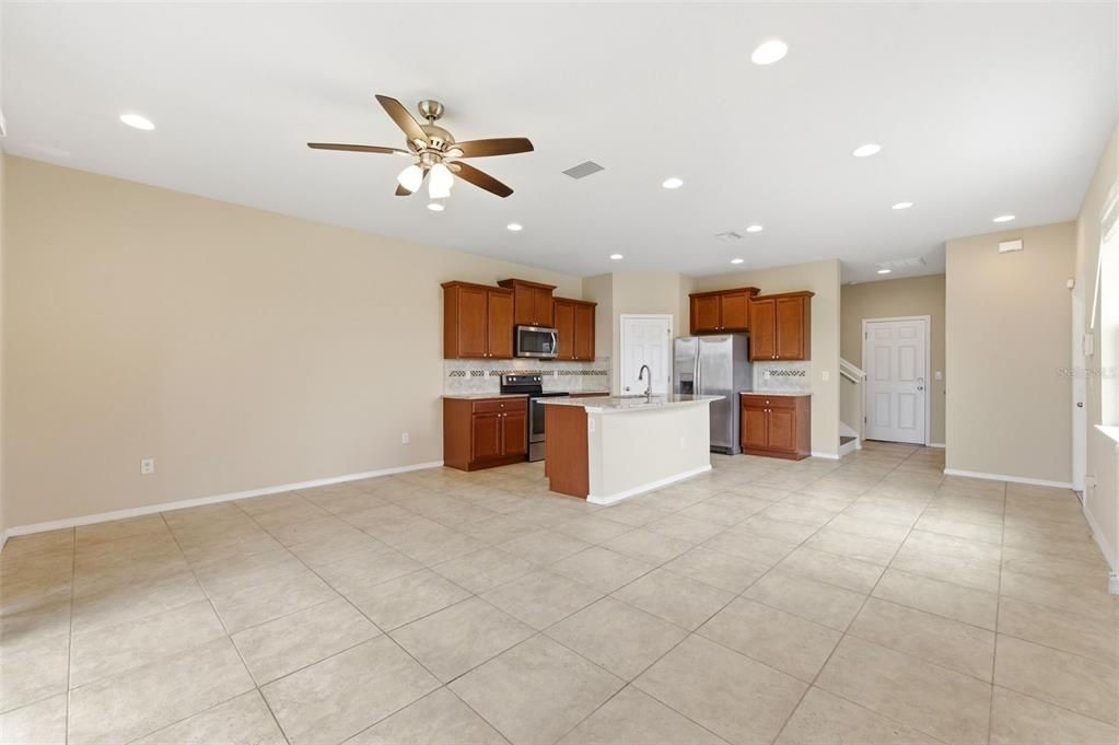 For Rent: $2,400 (3 beds, 2 baths, 1880 Square Feet)