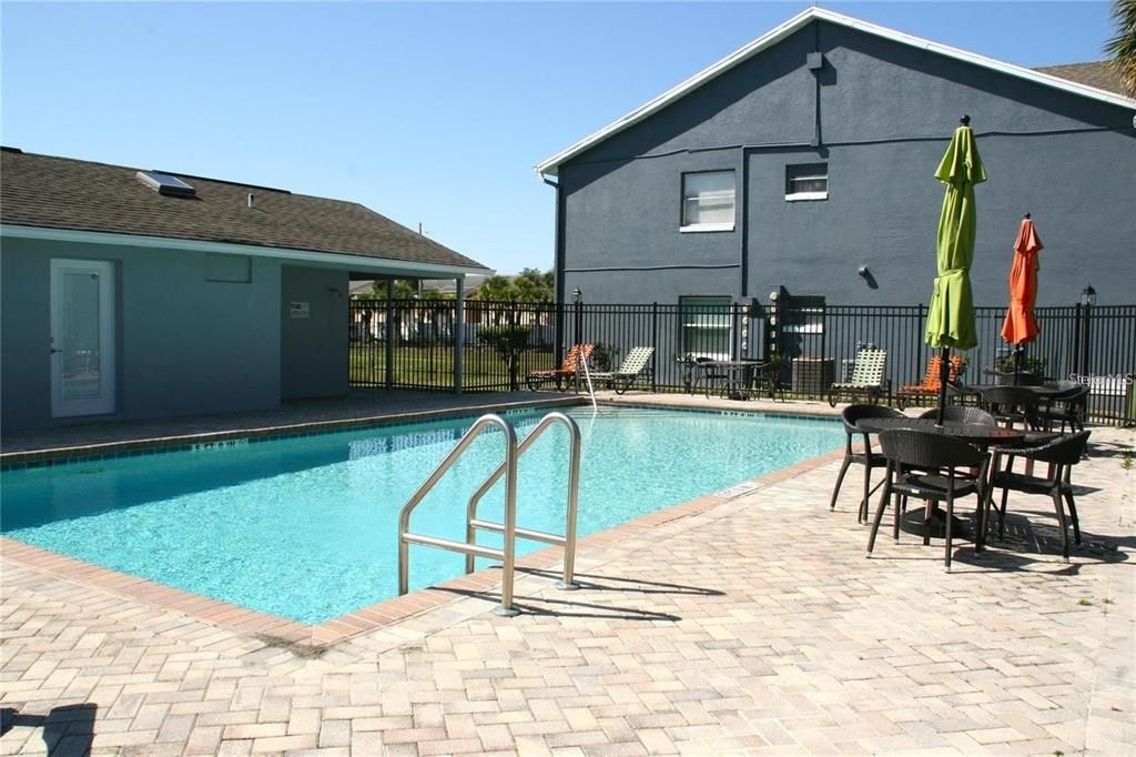 For Sale: $190,000 (2 beds, 2 baths, 1006 Square Feet)