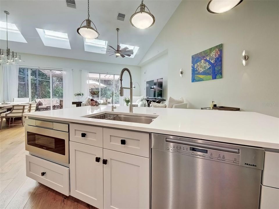 For Sale: $910,000 (4 beds, 3 baths, 2916 Square Feet)
