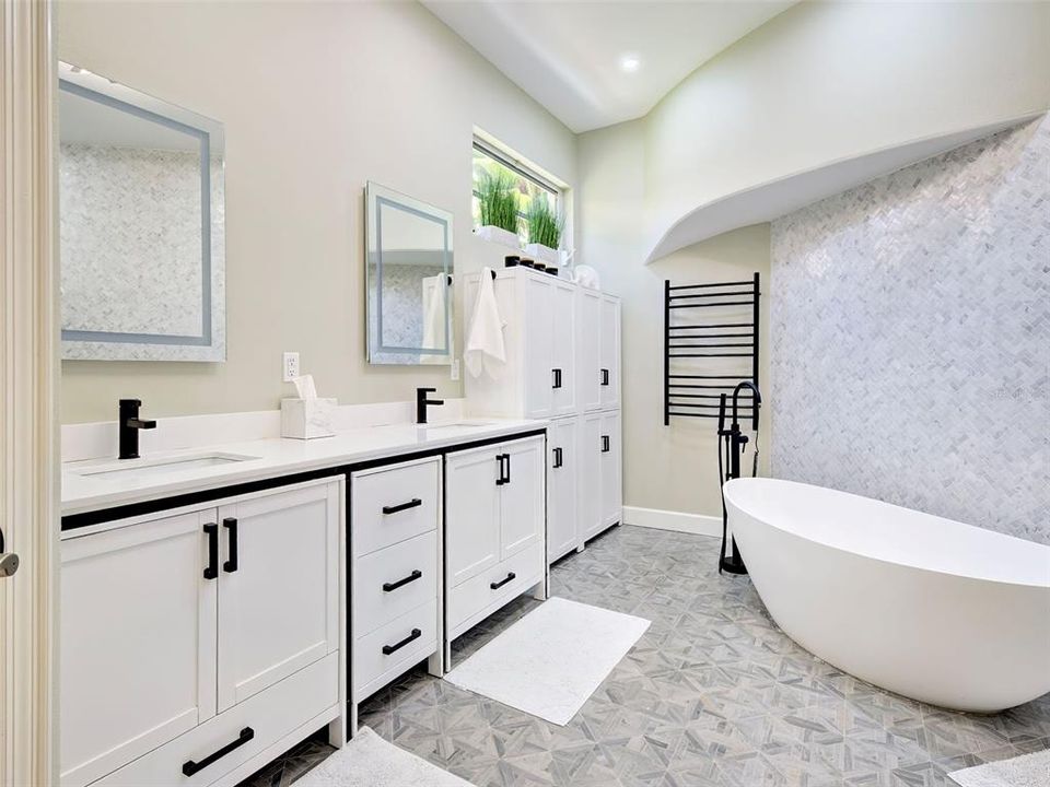 For Sale: $910,000 (4 beds, 3 baths, 2916 Square Feet)