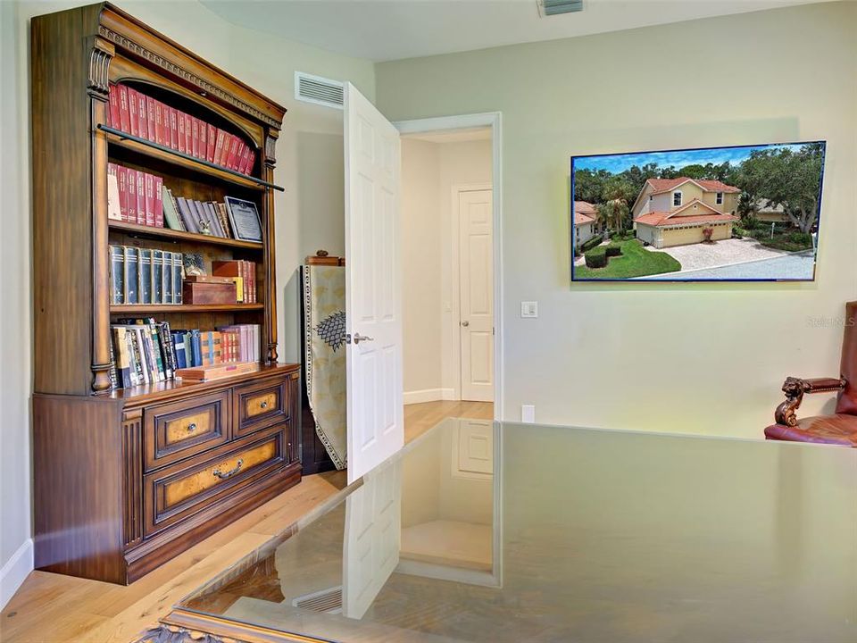 For Sale: $910,000 (4 beds, 3 baths, 2916 Square Feet)
