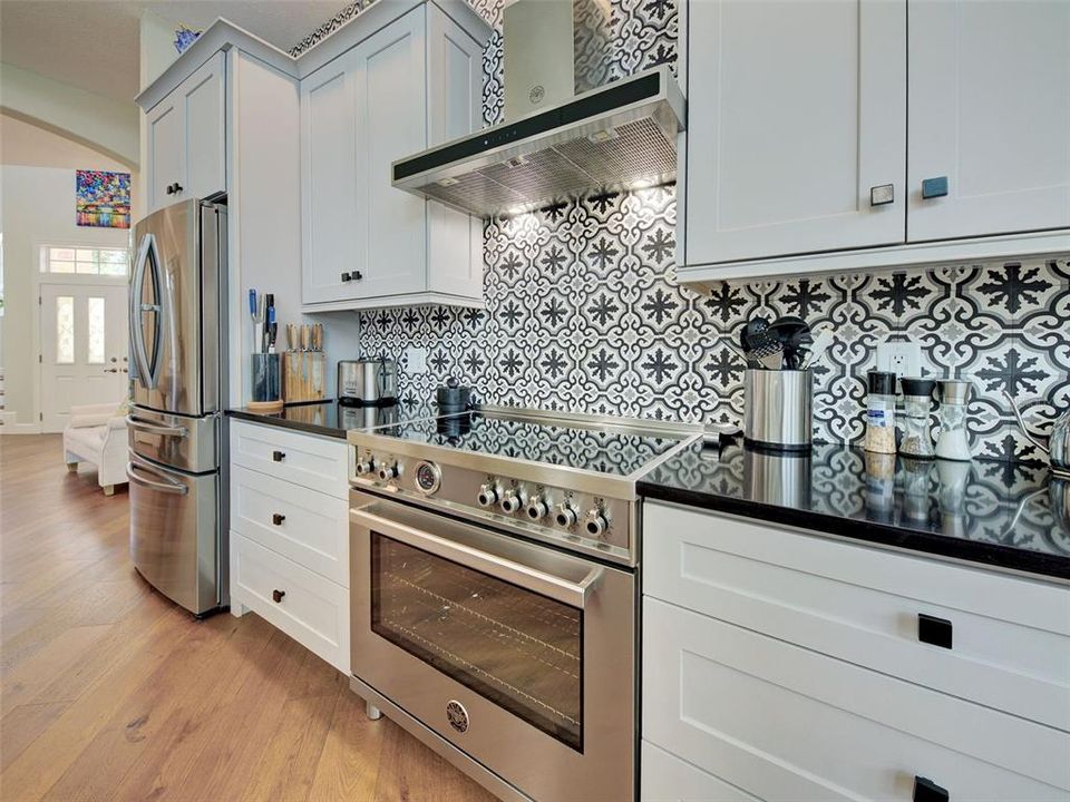 For Sale: $910,000 (4 beds, 3 baths, 2916 Square Feet)