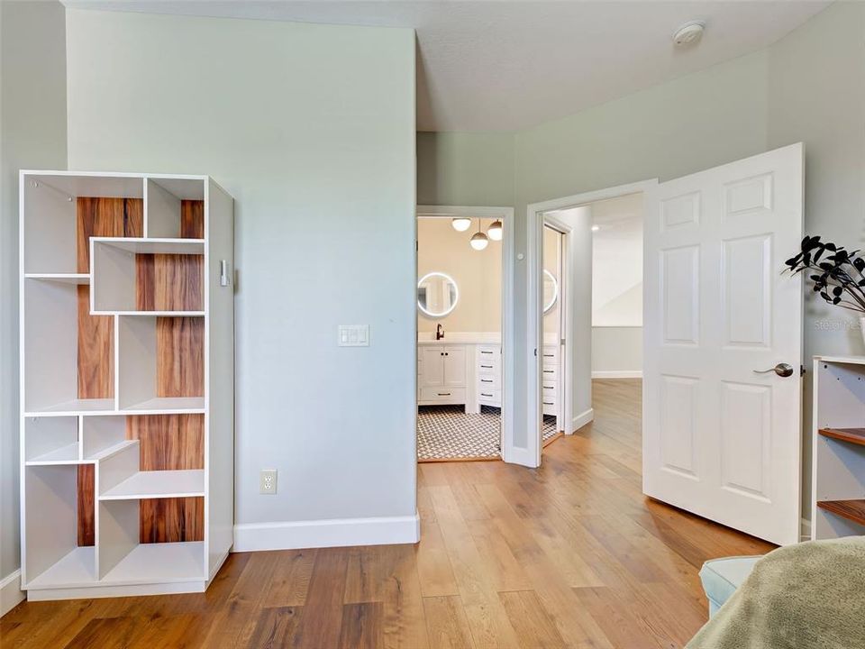 For Sale: $910,000 (4 beds, 3 baths, 2916 Square Feet)