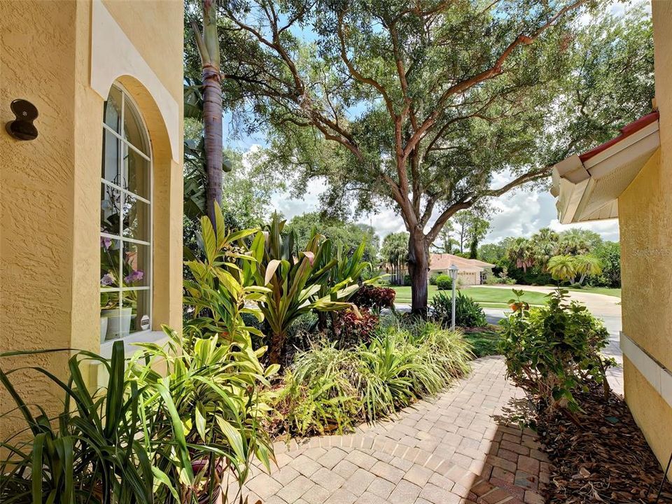 For Sale: $910,000 (4 beds, 3 baths, 2916 Square Feet)