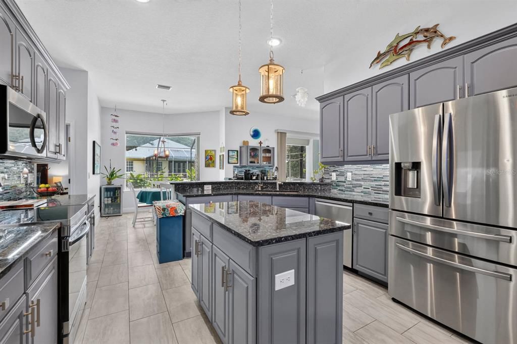 En Venta: $639,900 (3 camas, 2 baños, 2279 Pies cuadrados)