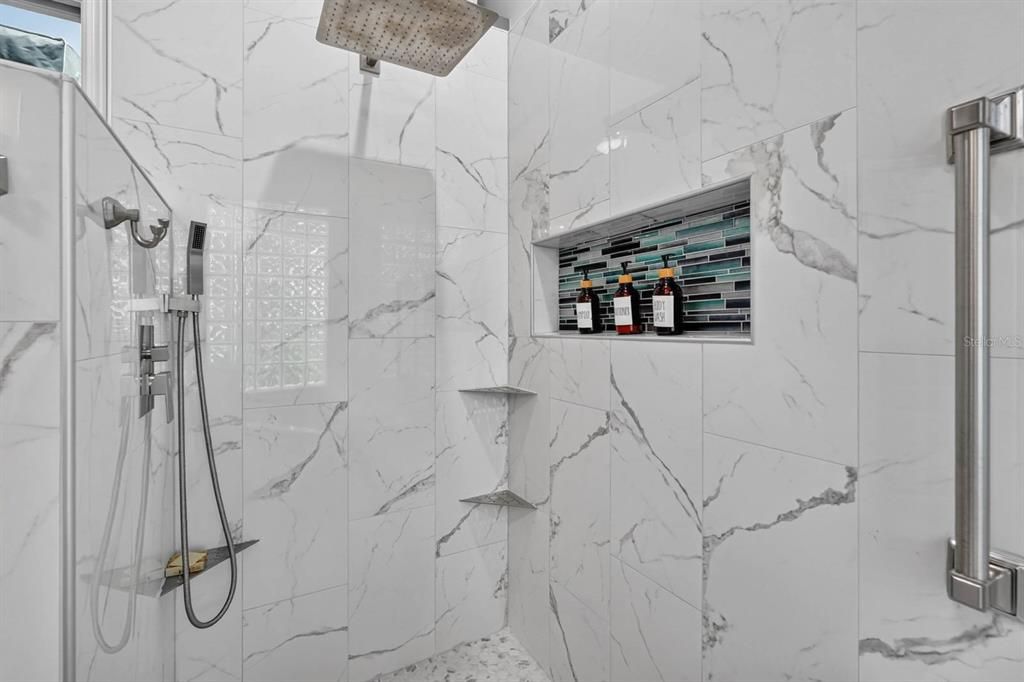 En Venta: $639,900 (3 camas, 2 baños, 2279 Pies cuadrados)