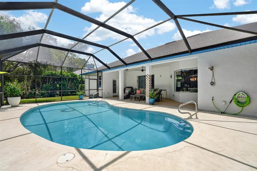 En Venta: $639,900 (3 camas, 2 baños, 2279 Pies cuadrados)