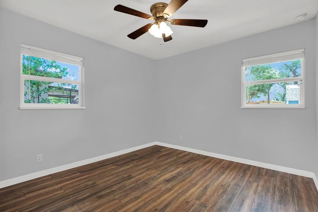 For Sale: $415,000 (3 beds, 2 baths, 1101 Square Feet)