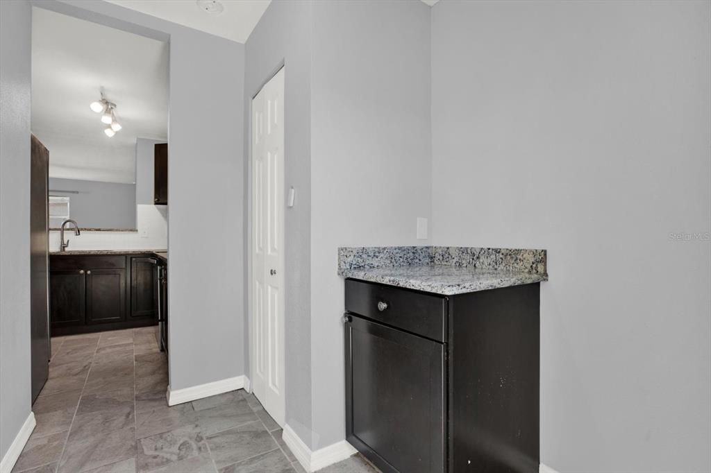For Sale: $415,000 (3 beds, 2 baths, 1101 Square Feet)