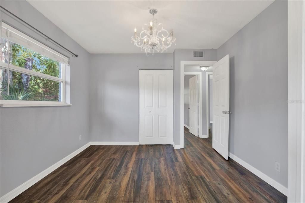 For Sale: $415,000 (3 beds, 2 baths, 1101 Square Feet)