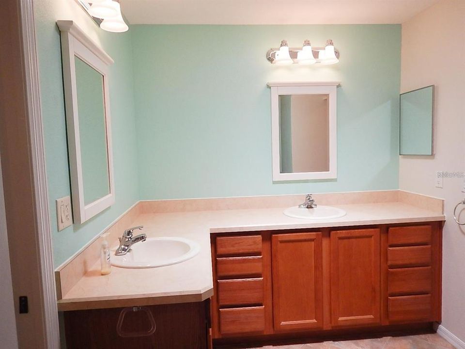 В аренду: $1,950 (3 спален, 2 ванн, 1576 Квадратных фут)