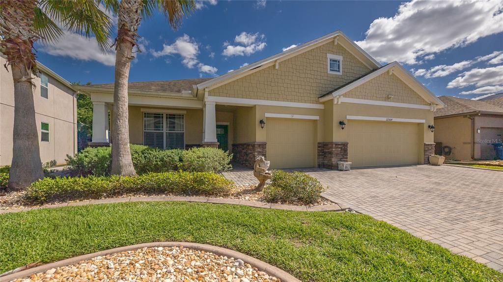 For Sale: $539,900 (4 beds, 3 baths, 2781 Square Feet)