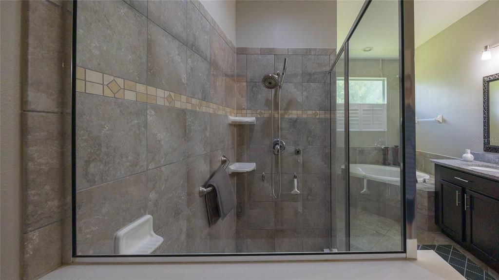 For Sale: $539,900 (4 beds, 3 baths, 2781 Square Feet)