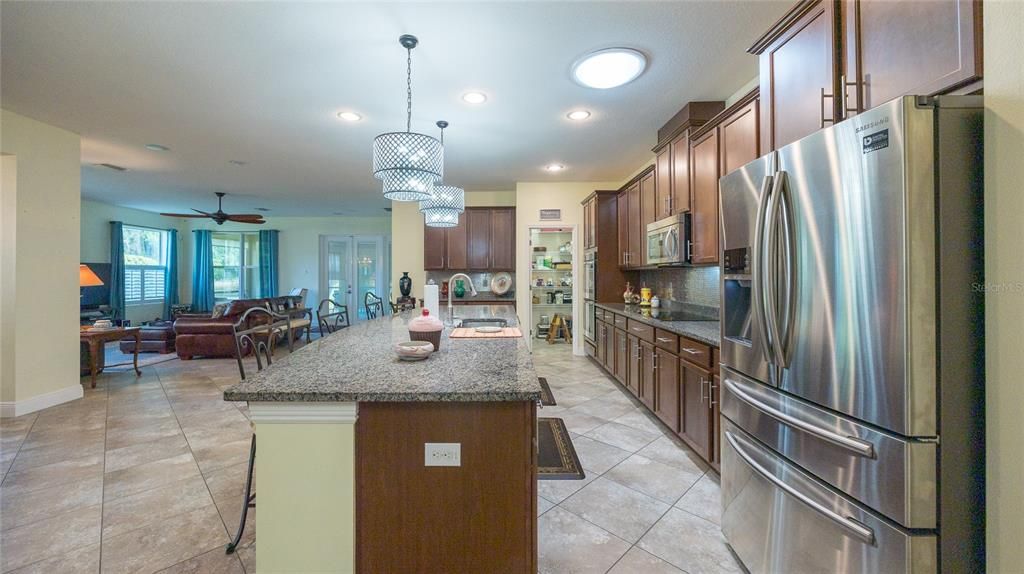 For Sale: $539,900 (4 beds, 3 baths, 2781 Square Feet)