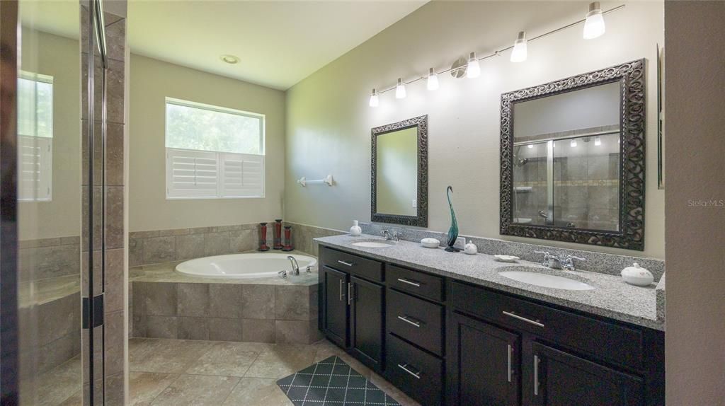 For Sale: $539,900 (4 beds, 3 baths, 2781 Square Feet)