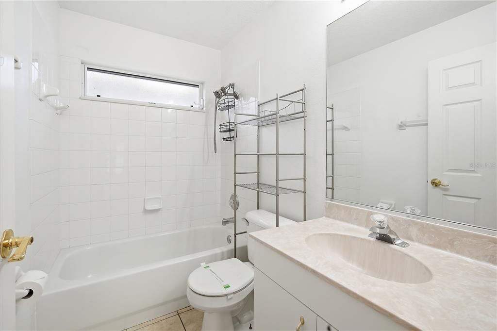 En Renta: $2,800 (4 camas, 3 baños, 1942 Pies cuadrados)