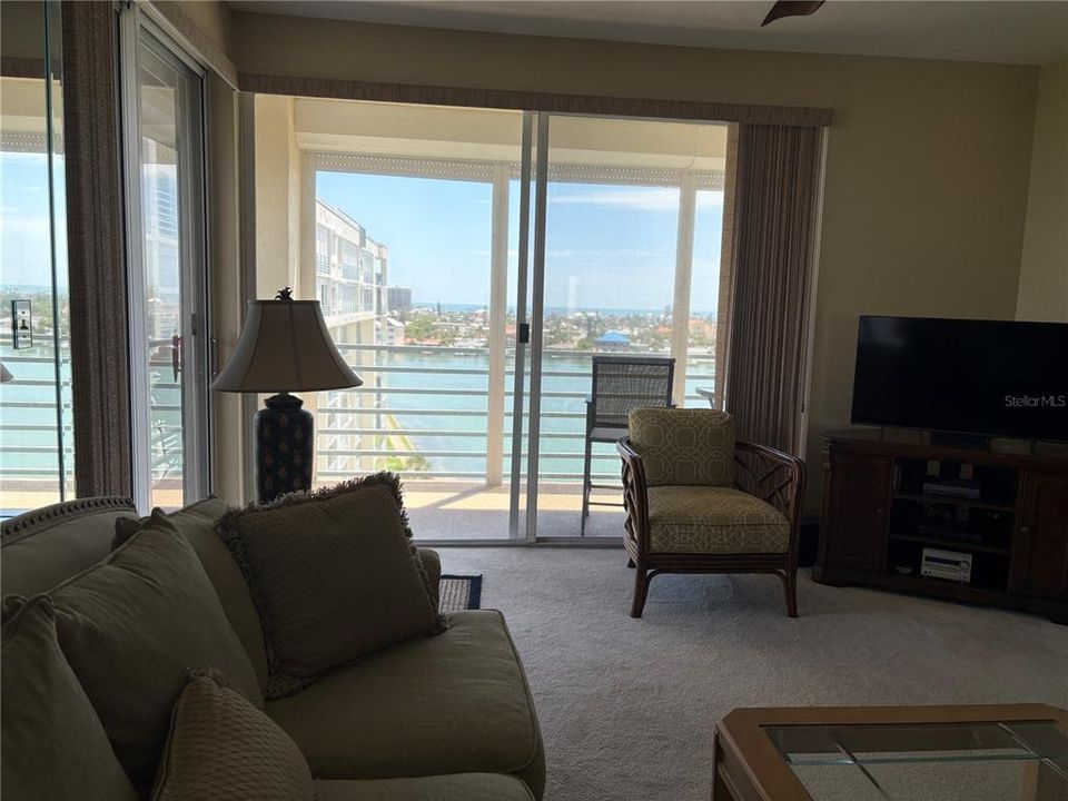 For Rent: $3,200 (2 beds, 2 baths, 1300 Square Feet)