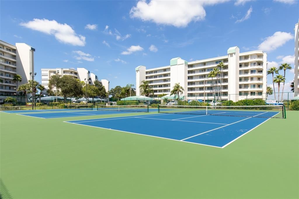 For Rent: $3,200 (2 beds, 2 baths, 1300 Square Feet)