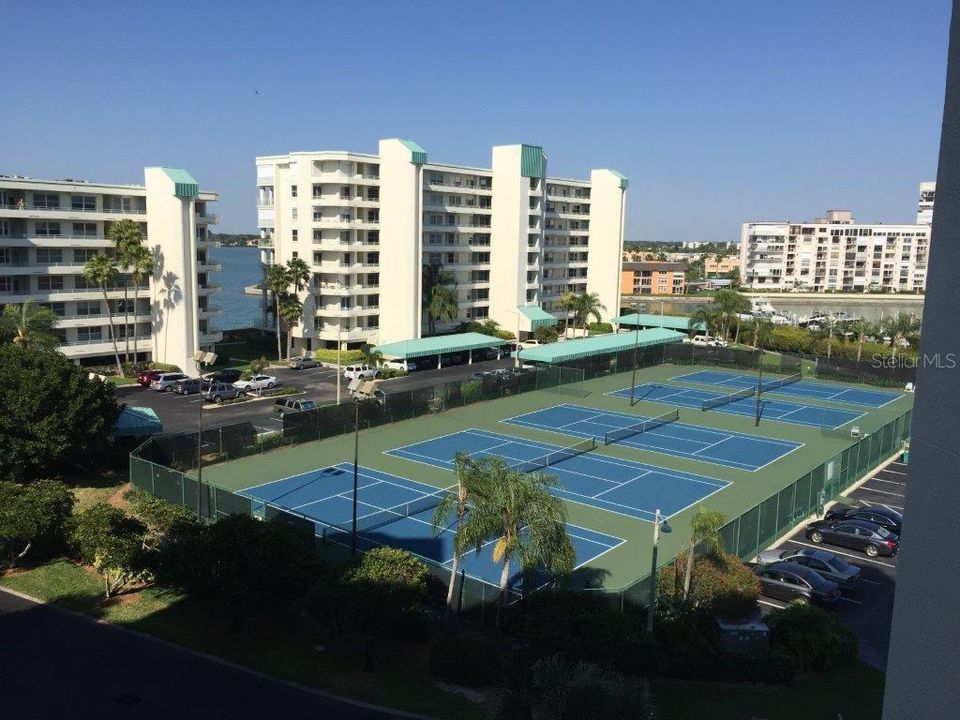 For Rent: $3,200 (2 beds, 2 baths, 1300 Square Feet)