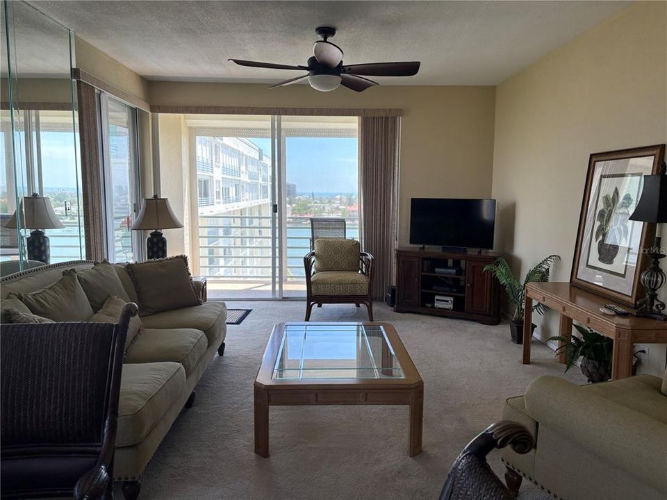 For Rent: $3,200 (2 beds, 2 baths, 1300 Square Feet)