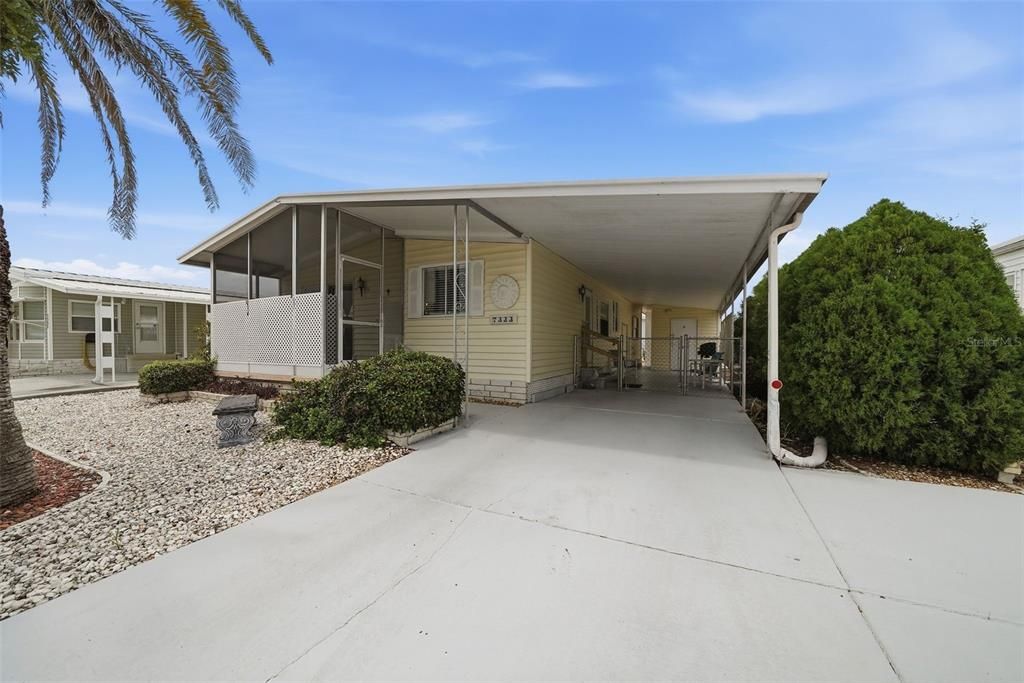 For Sale: $159,900 (2 beds, 2 baths, 1056 Square Feet)