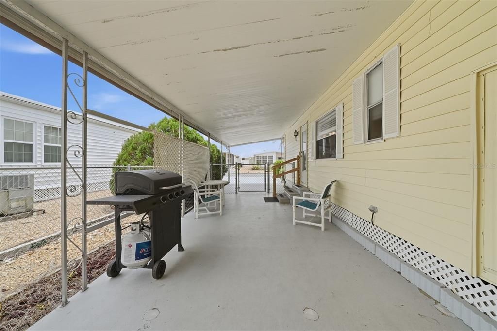 For Sale: $159,900 (2 beds, 2 baths, 1056 Square Feet)