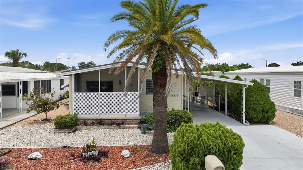 For Sale: $159,900 (2 beds, 2 baths, 1056 Square Feet)