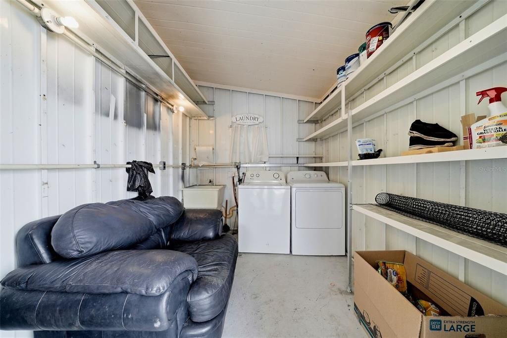 For Sale: $159,900 (2 beds, 2 baths, 1056 Square Feet)