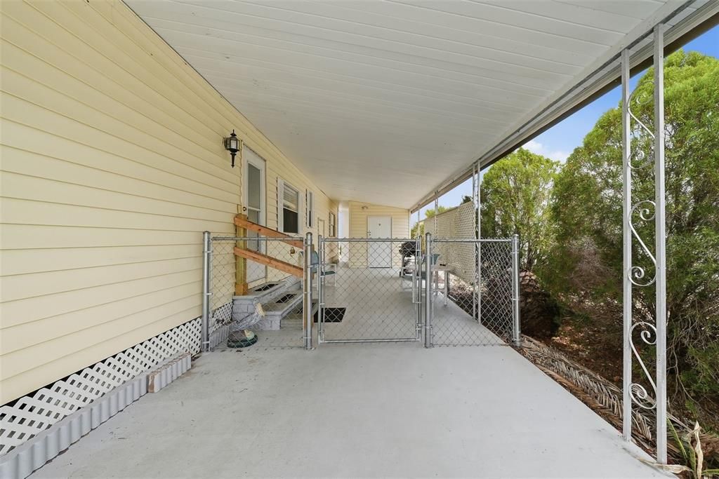 For Sale: $159,900 (2 beds, 2 baths, 1056 Square Feet)