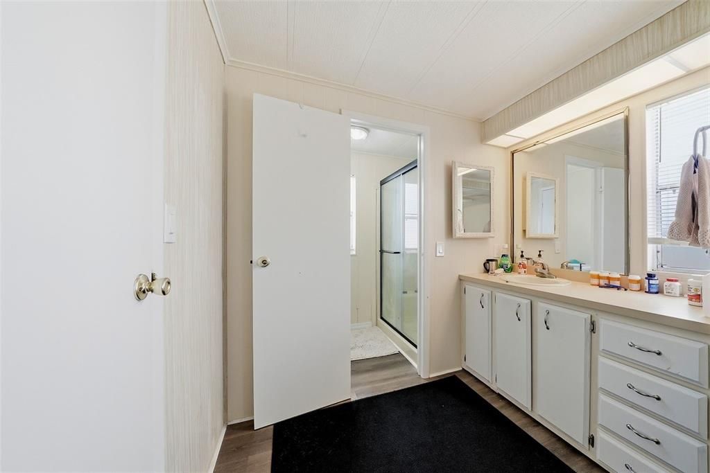 For Sale: $159,900 (2 beds, 2 baths, 1056 Square Feet)