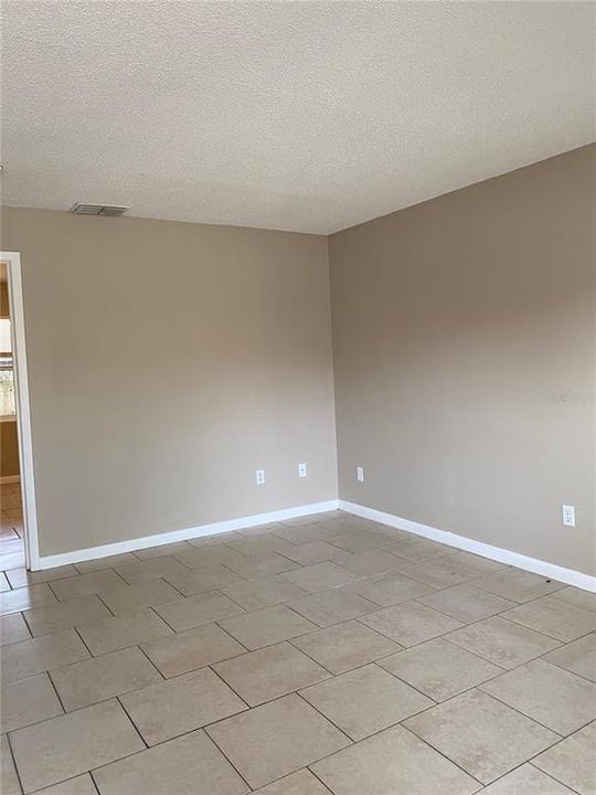 For Rent: $995 (1 beds, 1 baths, 600 Square Feet)