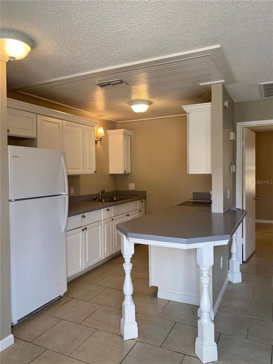For Rent: $995 (1 beds, 1 baths, 600 Square Feet)