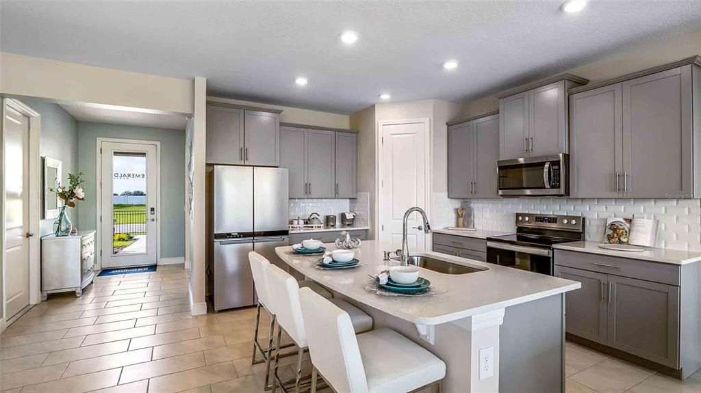 En Venta: $609,376 (4 camas, 3 baños, 2756 Pies cuadrados)