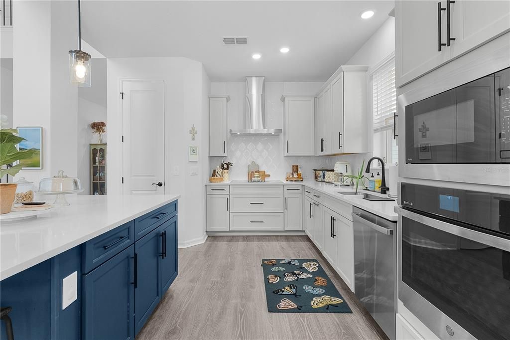 For Sale: $674,900 (4 beds, 3 baths, 2525 Square Feet)
