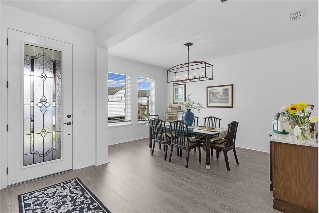 For Sale: $674,900 (4 beds, 3 baths, 2525 Square Feet)
