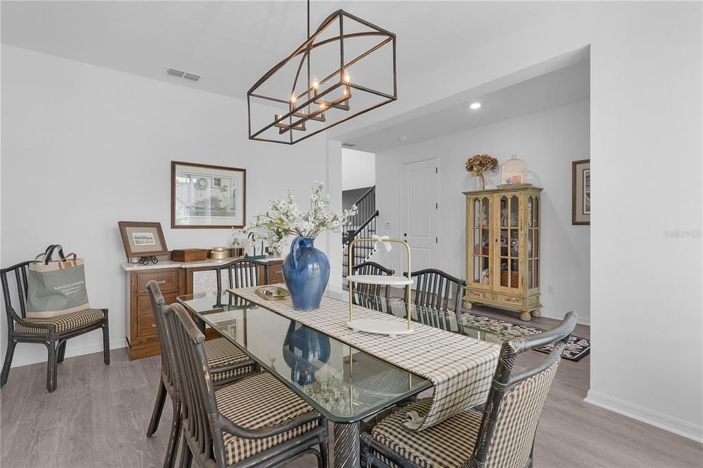 For Sale: $674,900 (4 beds, 3 baths, 2525 Square Feet)