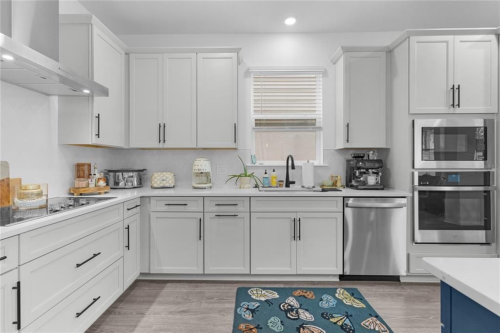 For Sale: $674,900 (4 beds, 3 baths, 2525 Square Feet)