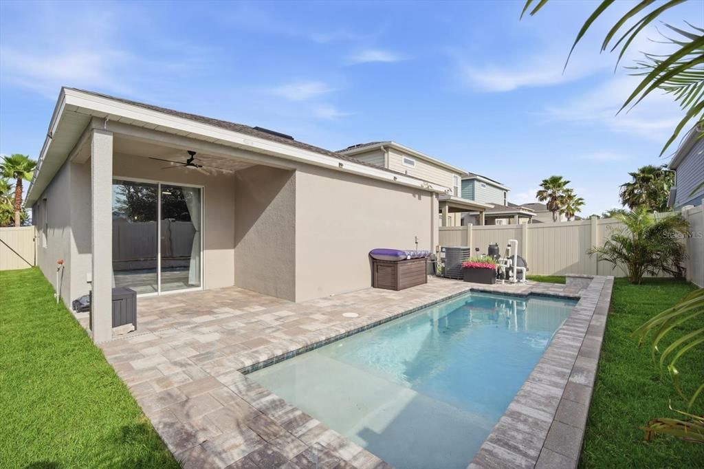 For Sale: $400,000 (3 beds, 2 baths, 1509 Square Feet)