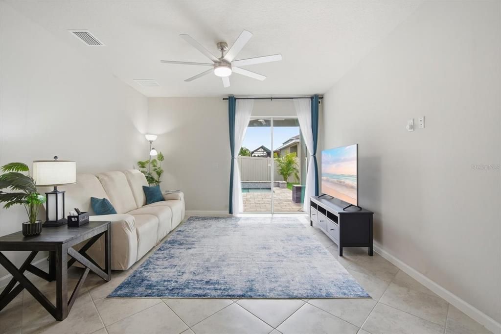 For Sale: $400,000 (3 beds, 2 baths, 1509 Square Feet)