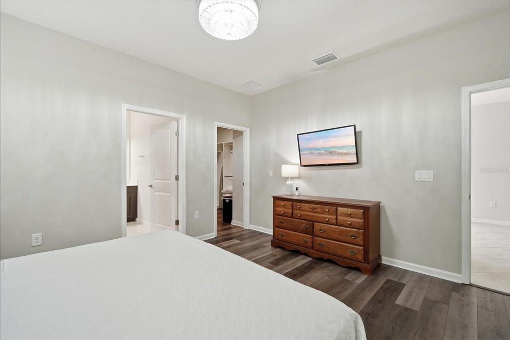 For Sale: $400,000 (3 beds, 2 baths, 1509 Square Feet)